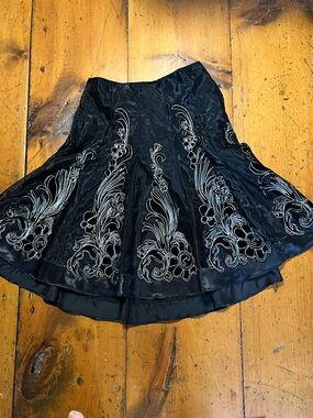 Veeca velvet pattern black silver flare skirt M
